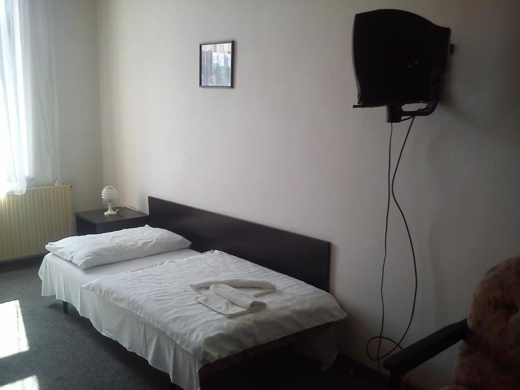 Hotel Pyramida Брно Экстерьер фото