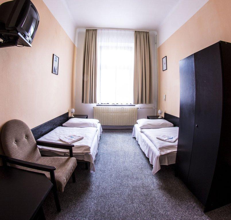 Hotel Pyramida Брно Экстерьер фото