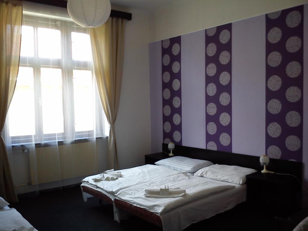 Hotel Pyramida Брно Экстерьер фото