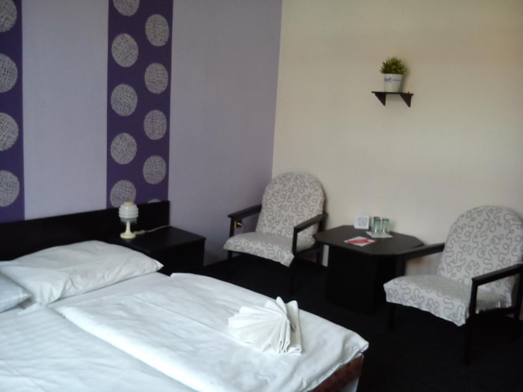 Hotel Pyramida Брно Экстерьер фото