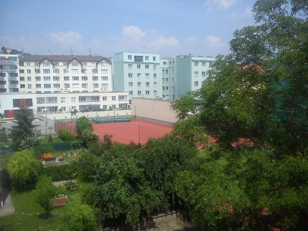 Hotel Pyramida Брно Экстерьер фото